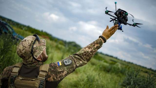 Три "Шахеди" за шість хвилин: як волонтери готують військових до нової війни дронів