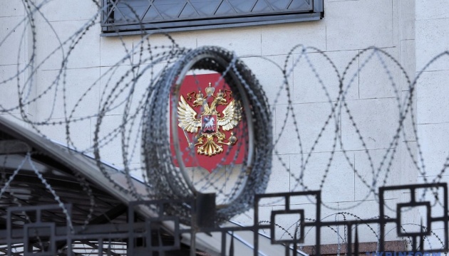 ЄС не скасує жодних санкцій, доки Росія не припинить війну в Україні - Єврокомісія