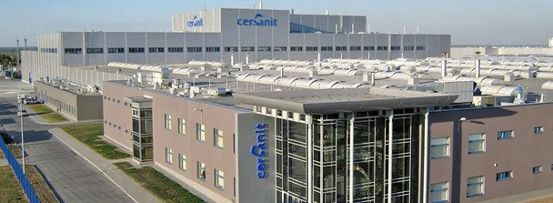 Найбільший виробник плитки та сантехніки в Україні зупинив завод: що сталося