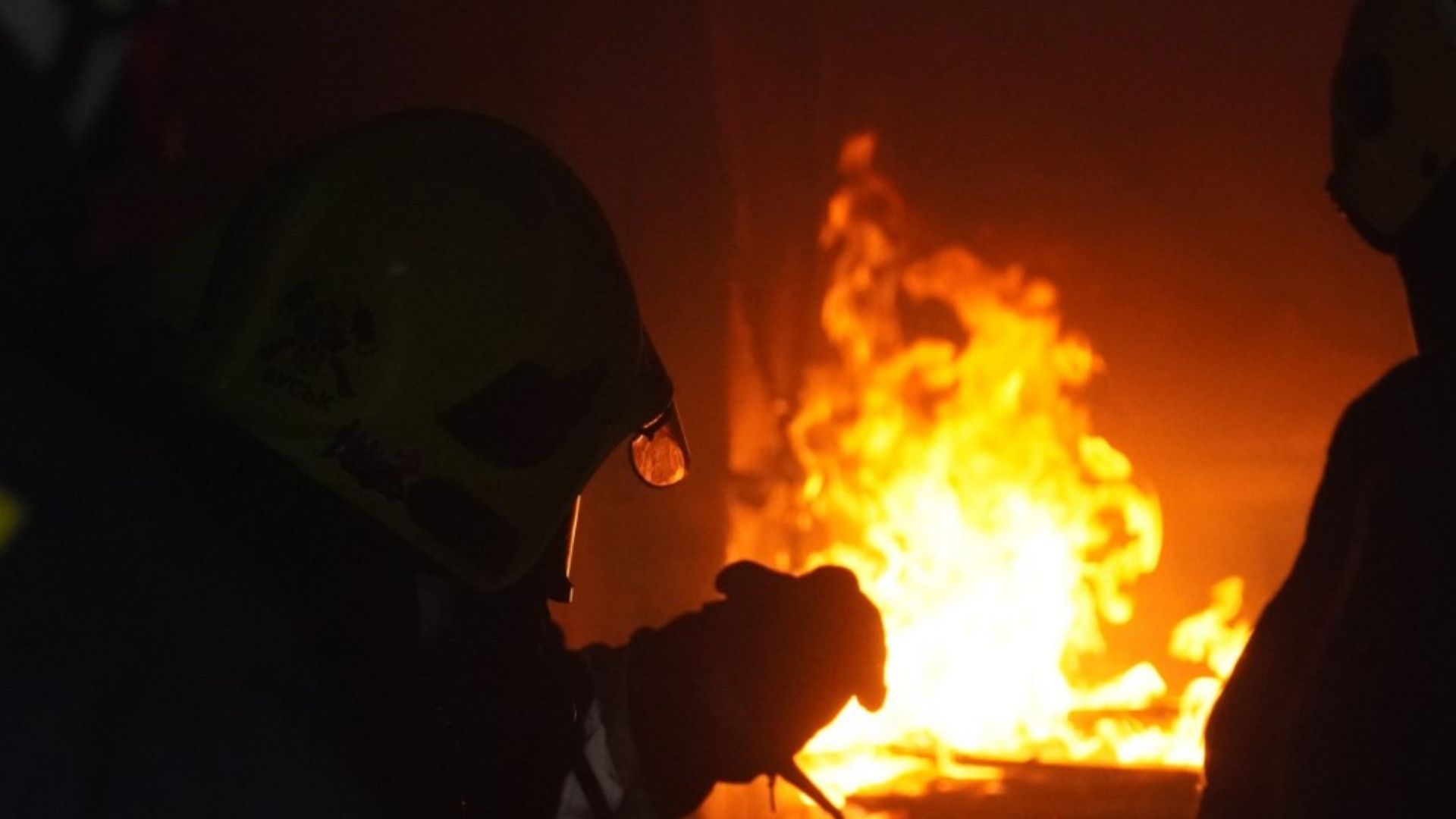 Росія атакувала підприємство на Київщині: є загиблий і 6 поранених - 24 Канал