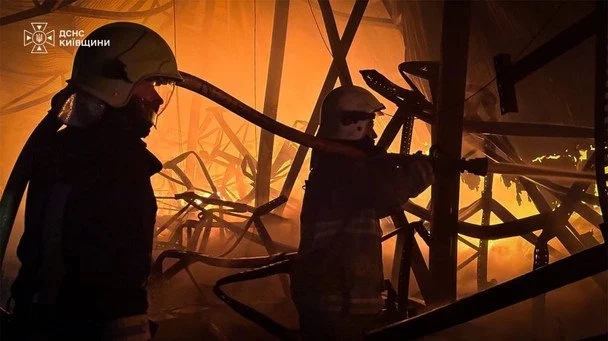 Пожежа в Київській області після атаки 20 жовтня / © ДСНС у Київській області