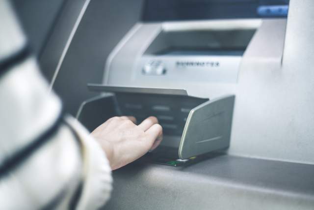 Чи можна зняти готівку з картки без фізичної картки